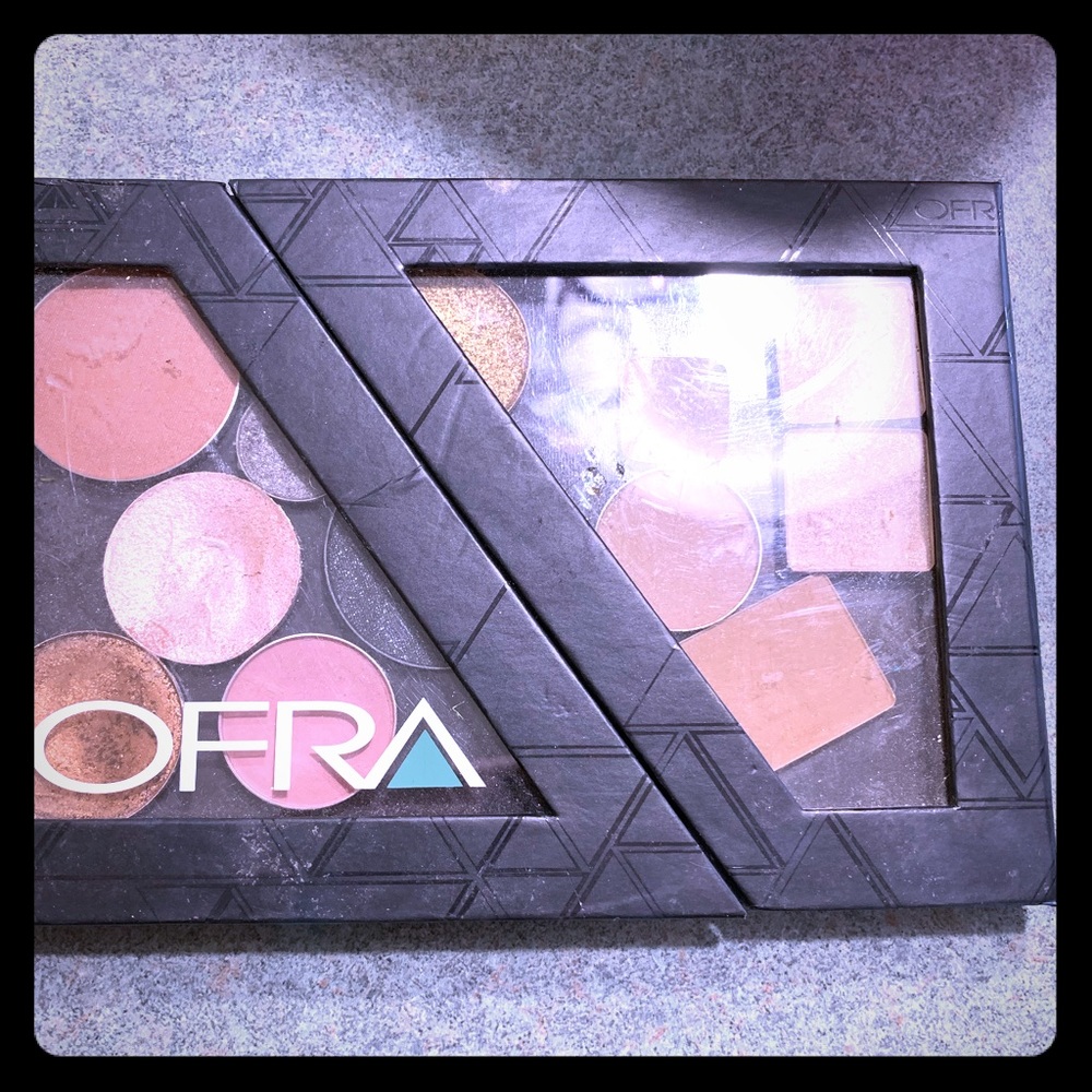 Ofra magnetic eyeshadow pallet